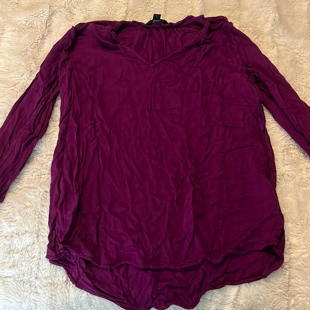 Magenta simply Vera verawang size small longs sleeve